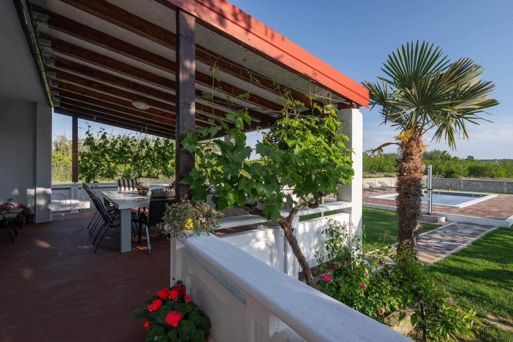 Villa House Rose With Garden And Pool Ljubač Esterno foto